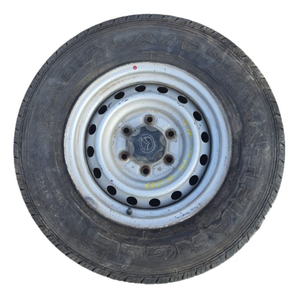 Llanta Mazda Bt50 Aro 15 Neumatico 215/75r15 Usado
